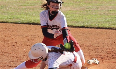 Jefferson County Patriots rallied back in the 6th inning scoring 6 run’s beating the Lady Chiefs 7-4 in Wednesdays match-up