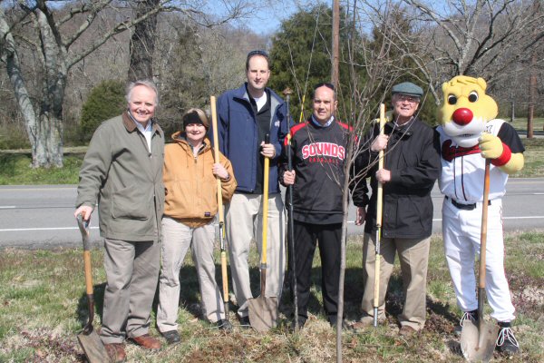 Tennessee Wildlife Resources Agency and Nashville Sounds were among those planting trees in Edwin Warner Park as part of the “Swing for the Trees” program. From left; Don King (TWRA Information and Education Division Chief), Pandy English (Instream Flow Coordinator, TWRA Environmental Services), Doug Scopel (Sounds Assistant General Manager), Brad Tammen (Sounds Vice President/General Manager) Steve Patrick (TWRA Assistant Director), and Ozzie (Sounds mascot).