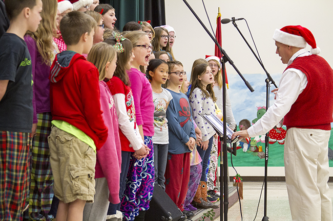 Dandridge Elementary School Christmas Concert  Staff Photo by Jeff Depew