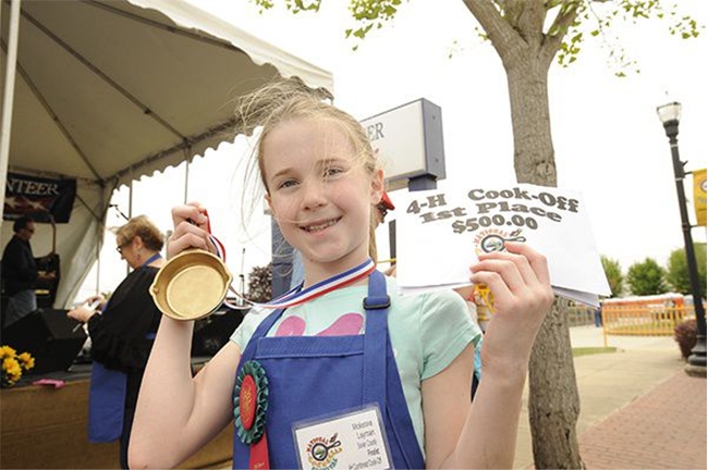 McKenna Layman was the 2015 winner of the National Cornbread Cookoff.  It’s time to submit entries for the 2016 Cookoff.  See details in the article below.