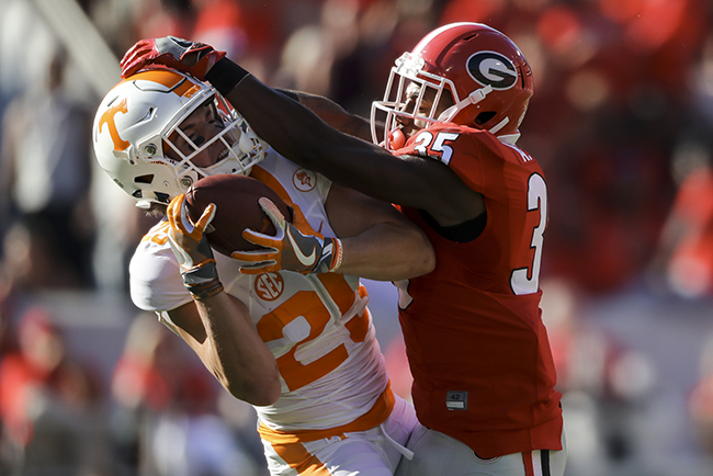 ATHENS, GA - OCTOBER 01, 2016 - wide receiver Josh Smith #25 of the Tennessee Volunteers during the game between the Georgia Bulldogs and the Tennessee Volunteers at Sanford Stadium in Athens, GA. Photo By Craig Bisacre/Tennessee Athletics