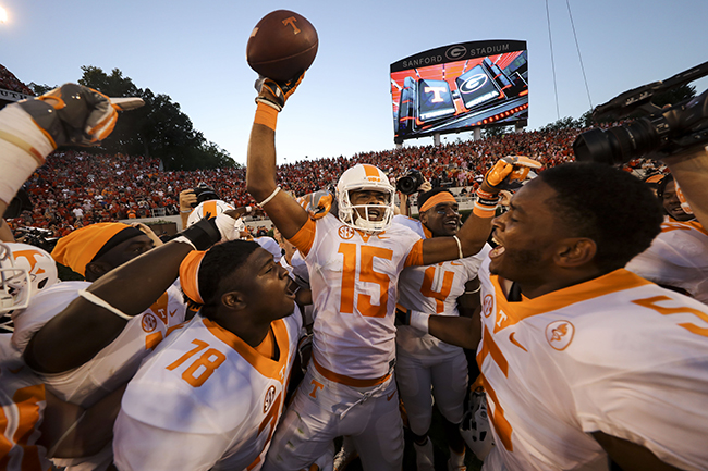 ATHENS, GA - OCTOBER 01, 2016 - wide receiver Jauan Jennings #15 of the Tennessee Volunteers  during the game between the Georgia Bulldogs and the Tennessee Volunteers at Sanford Stadium in Athens, GA. Photo By Donald Page/Tennessee Athletics