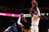 Vols Run Past Murray State in Second Half, 82-63 Vols Run Past Murray State in Second Half, 82-63